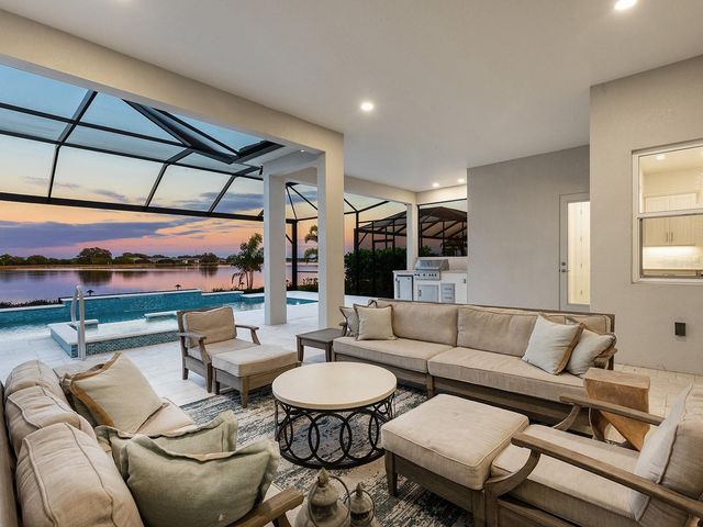 8043 WATERBEND TRAIL, Sarasota, FL 34240