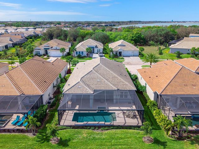 8043 WATERBEND TRAIL, Sarasota, FL 34240