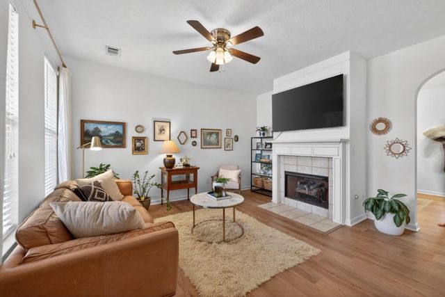 6364 Shoreview Circle, Flowery Branch, GA 30542