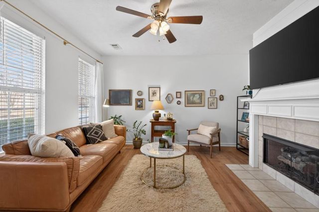 6364 Shoreview Circle, Flowery Branch, GA 30542