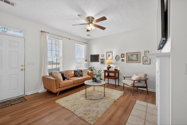 6364 Shoreview Circle, Flowery Branch, GA 30542