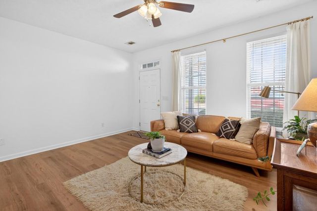 6364 Shoreview Circle, Flowery Branch, GA 30542