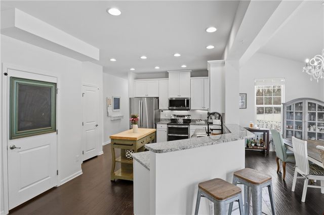 22 Whitley Court, Pittsford, NY 14534