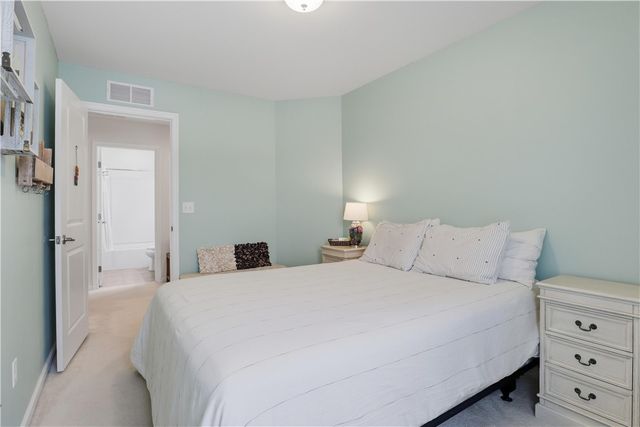 22 Whitley Court, Pittsford, NY 14534