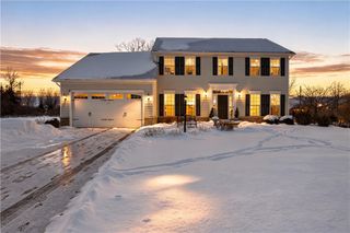 22 Whitley Court, Pittsford, NY 14534