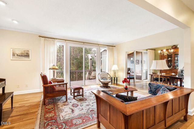 4 Wellesley Place, Chapel Hill, NC 27517