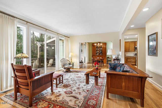 4 Wellesley Place, Chapel Hill, NC 27517