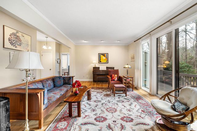 4 Wellesley Place, Chapel Hill, NC 27517