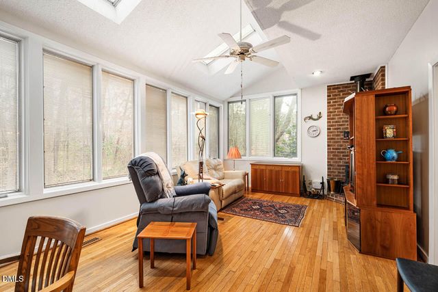 4 Wellesley Place, Chapel Hill, NC 27517