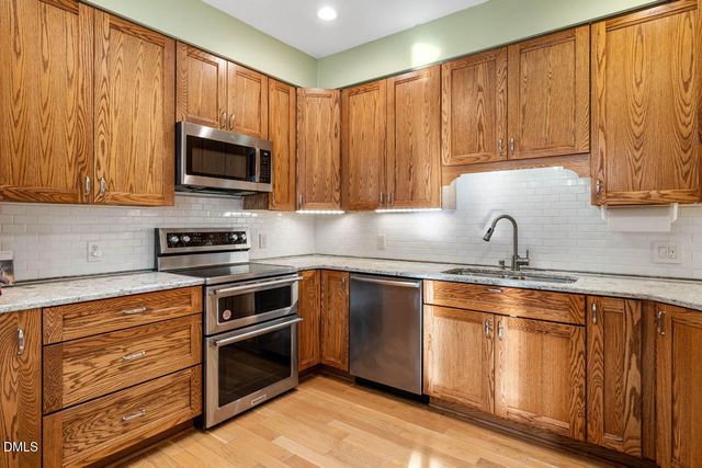 4 Wellesley Place, Chapel Hill, NC 27517