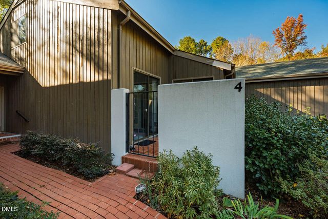 4 Wellesley Place, Chapel Hill, NC 27517