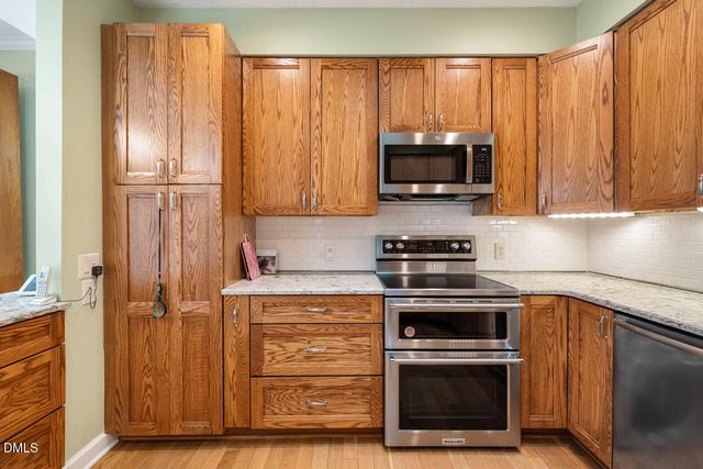 4 Wellesley Place, Chapel Hill, NC 27517