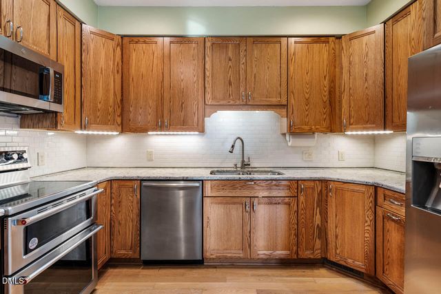 4 Wellesley Place, Chapel Hill, NC 27517