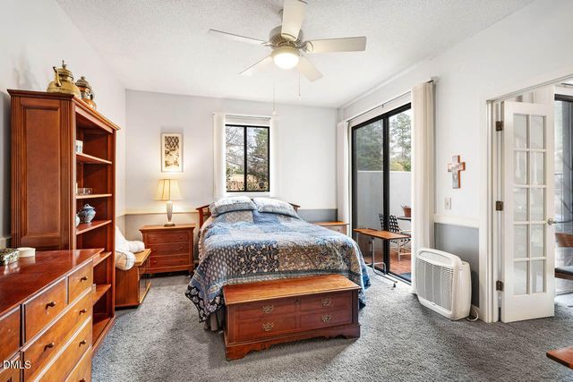 4 Wellesley Place, Chapel Hill, NC 27517