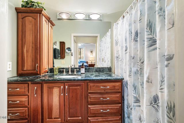 4 Wellesley Place, Chapel Hill, NC 27517