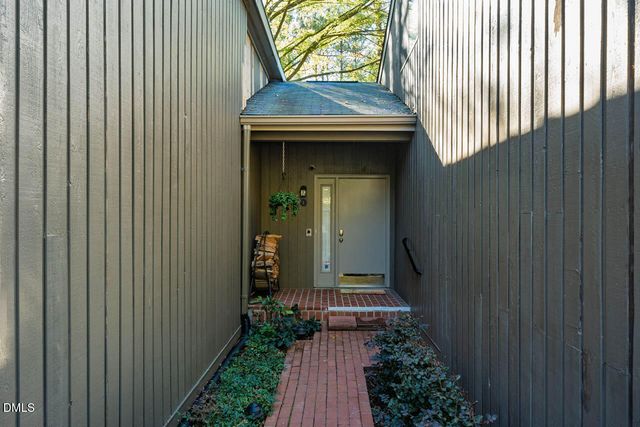 4 Wellesley Place, Chapel Hill, NC 27517