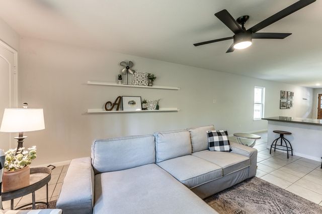 28605 Cedar Court, Huntsville, TX 77340