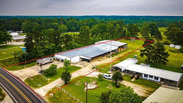 1994 N Fm 356, Onalaska, TX 77360