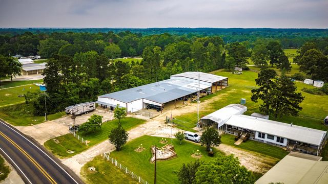 1994 N Fm 356, Onalaska, TX 77360