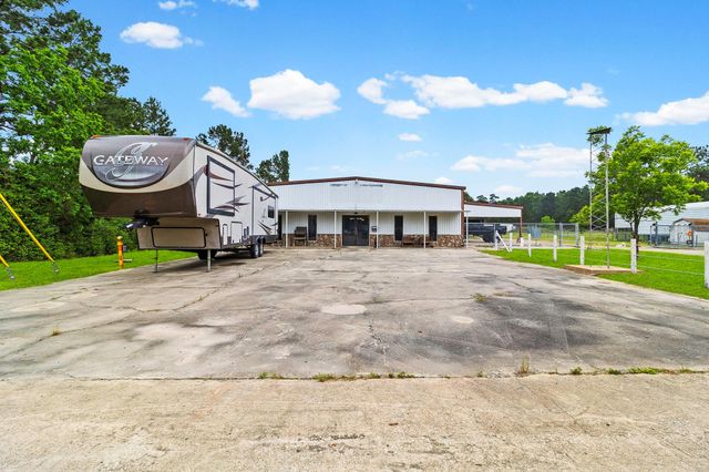 1994 N Fm 356, Onalaska, TX 77360