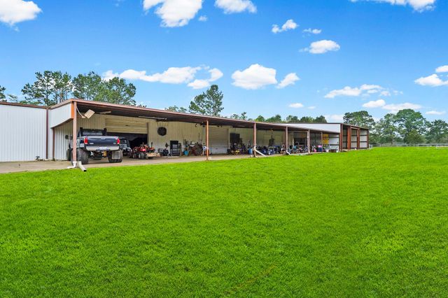 1994 N Fm 356, Onalaska, TX 77360