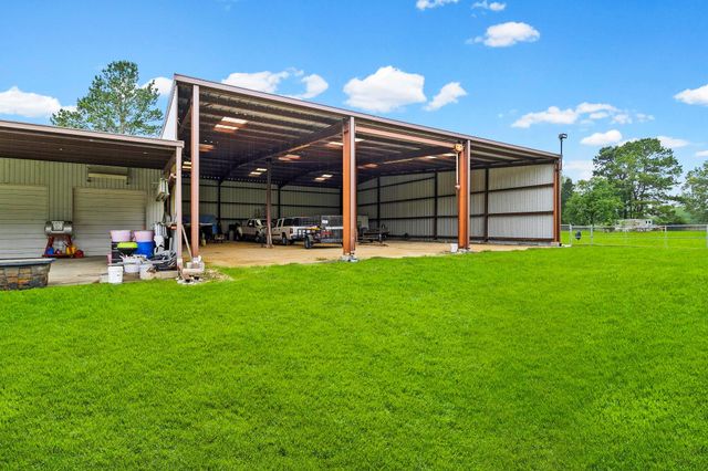 1994 N Fm 356, Onalaska, TX 77360