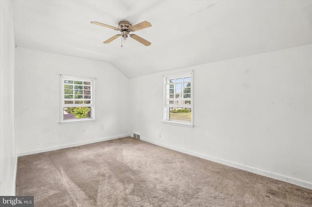 421 N WARMINSTER RD, Hatboro, PA 19040