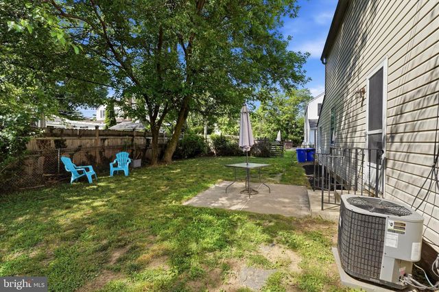 421 N WARMINSTER RD, Hatboro, PA 19040
