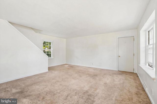 421 N WARMINSTER RD, Hatboro, PA 19040