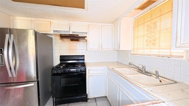 4223 Fallen Oaks Drive, Houston, TX 77091