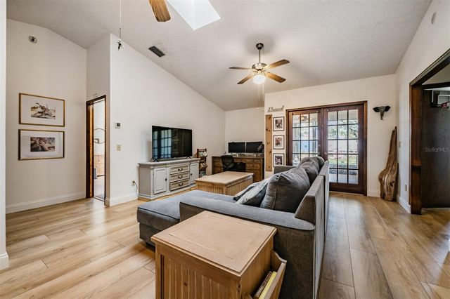 9814 REYLINDA AVENUE, Thonotosassa, FL 33592