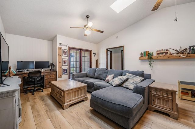 9814 REYLINDA AVENUE, Thonotosassa, FL 33592