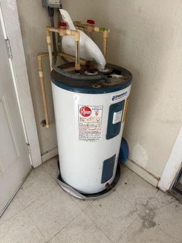 7700 BATES ROAD, Orlando, FL 32807