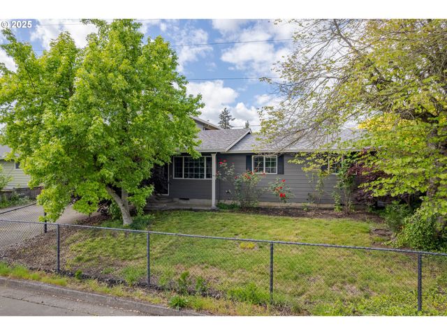 1310 W QUINALT St, Springfield, OR 97477