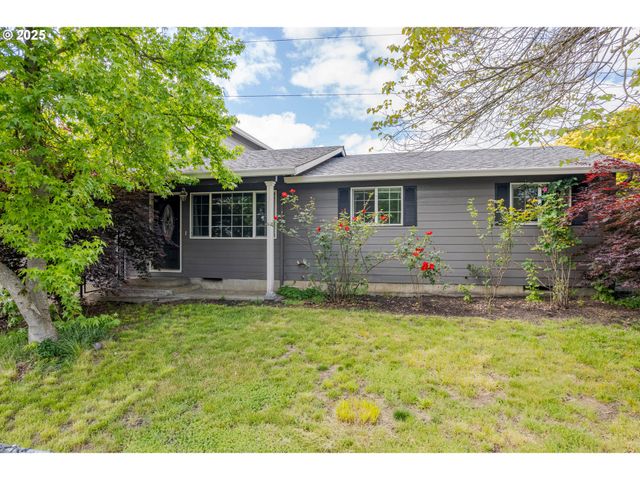 1310 W QUINALT St, Springfield, OR 97477