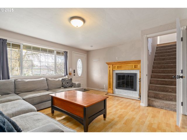 1310 W QUINALT St, Springfield, OR 97477