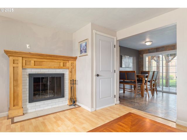 1310 W QUINALT St, Springfield, OR 97477