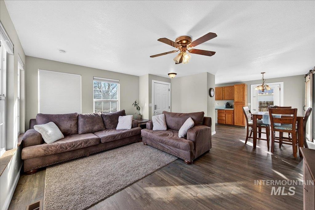 611 Nw 15th, Meridian, ID 83642