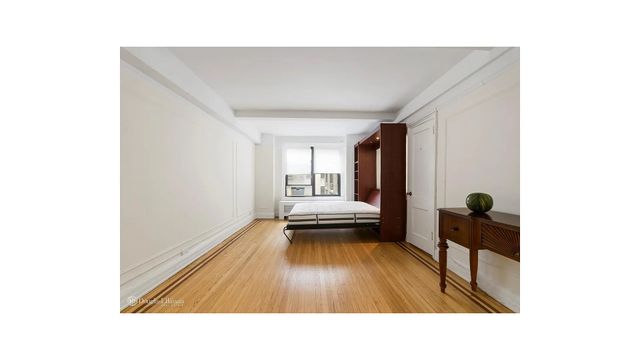235 W 102nd St Apt 10C, New York City, NY 10025