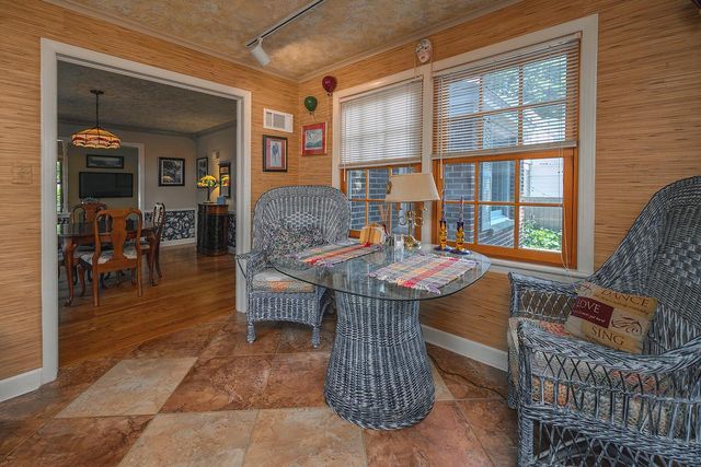 6041 N Santa Monica BOULEVARD, Whitefish Bay, WI 53217