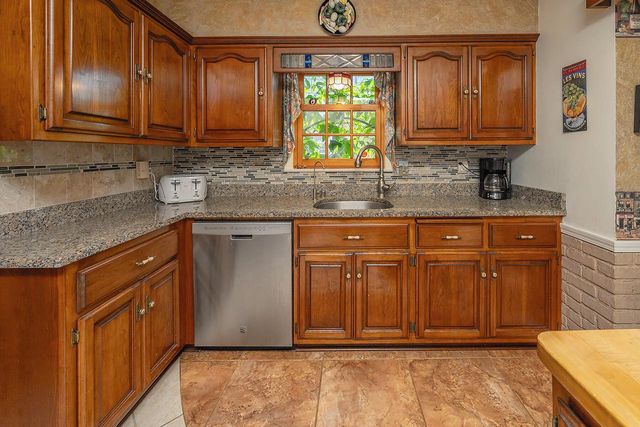 6041 N Santa Monica BOULEVARD, Whitefish Bay, WI 53217