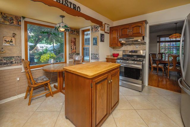 6041 N Santa Monica BOULEVARD, Whitefish Bay, WI 53217