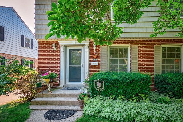 6041 N Santa Monica BOULEVARD, Whitefish Bay, WI 53217