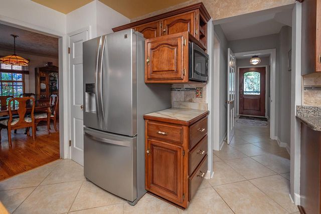 6041 N Santa Monica BOULEVARD, Whitefish Bay, WI 53217
