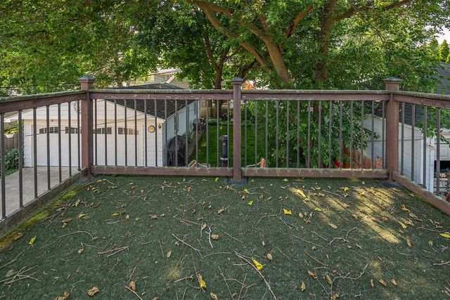 6041 N Santa Monica BOULEVARD, Whitefish Bay, WI 53217