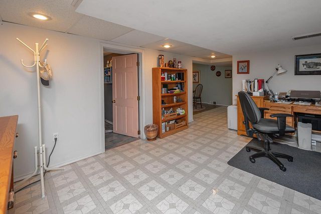 6041 N Santa Monica BOULEVARD, Whitefish Bay, WI 53217