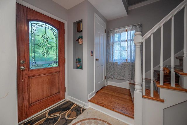 6041 N Santa Monica BOULEVARD, Whitefish Bay, WI 53217