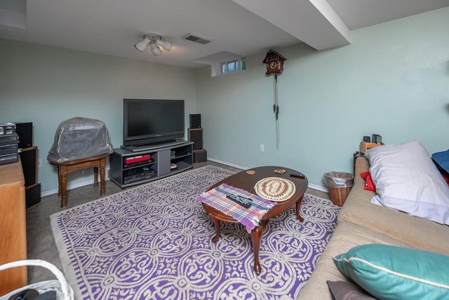 6041 N Santa Monica BOULEVARD, Whitefish Bay, WI 53217