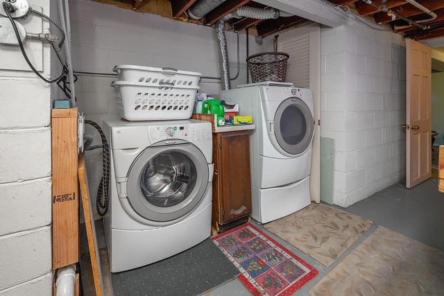 6041 N Santa Monica BOULEVARD, Whitefish Bay, WI 53217