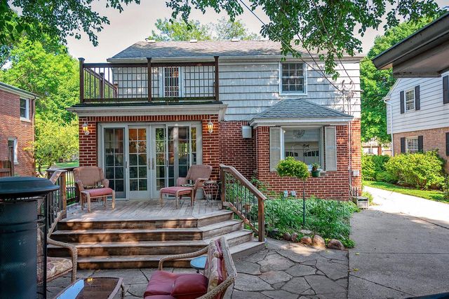 6041 N Santa Monica BOULEVARD, Whitefish Bay, WI 53217